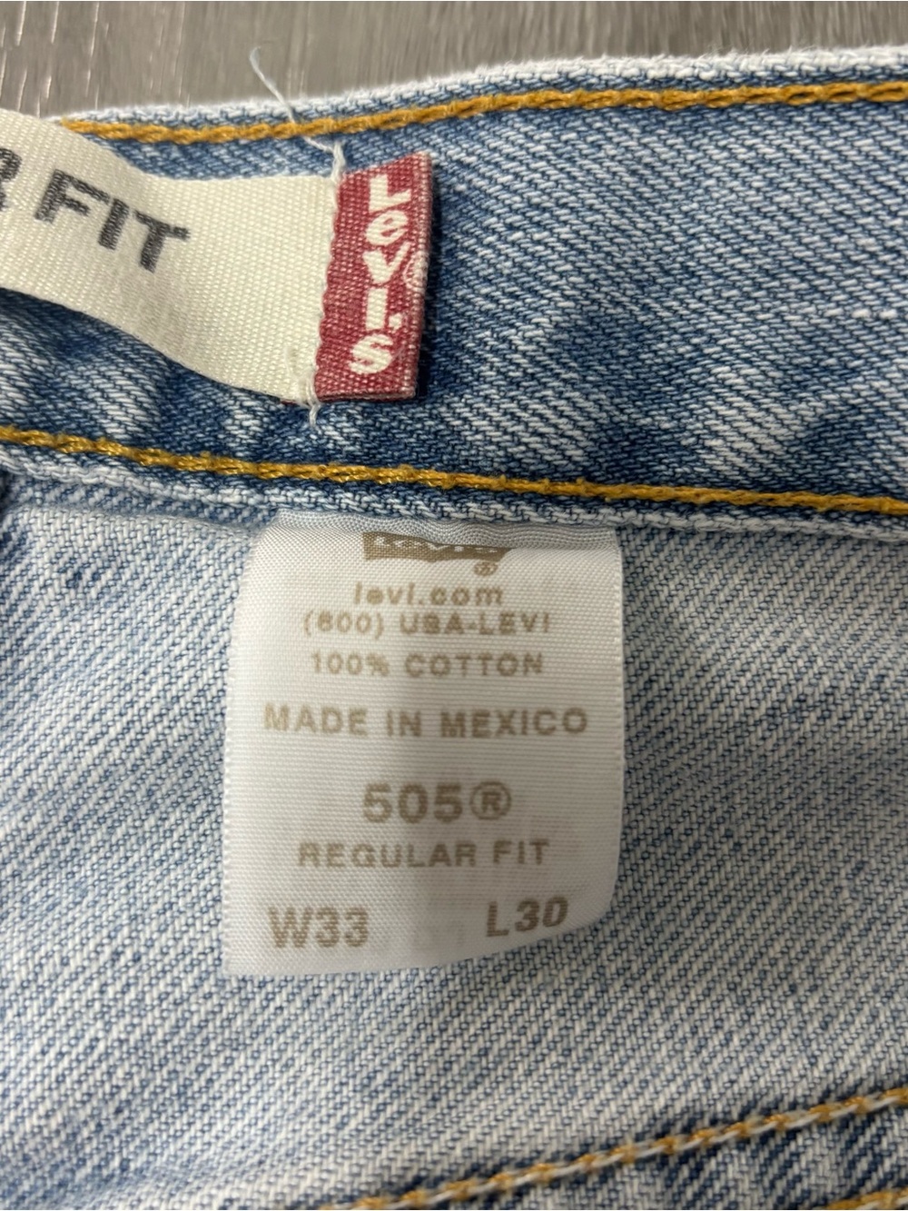 Levi's Vintage 2004 505 Regular Fit Light Wash Men’s Denim Jeans W33 L30 - Picture 4 of 13